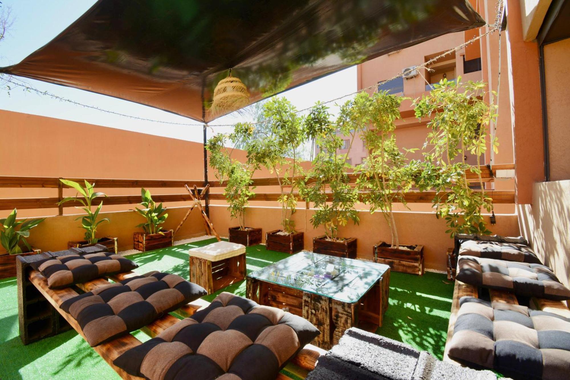 Appartement New Duplex- M Avenue , Swimming Pool , Fibre Optique Wifi , Parking , Gueliz Centre