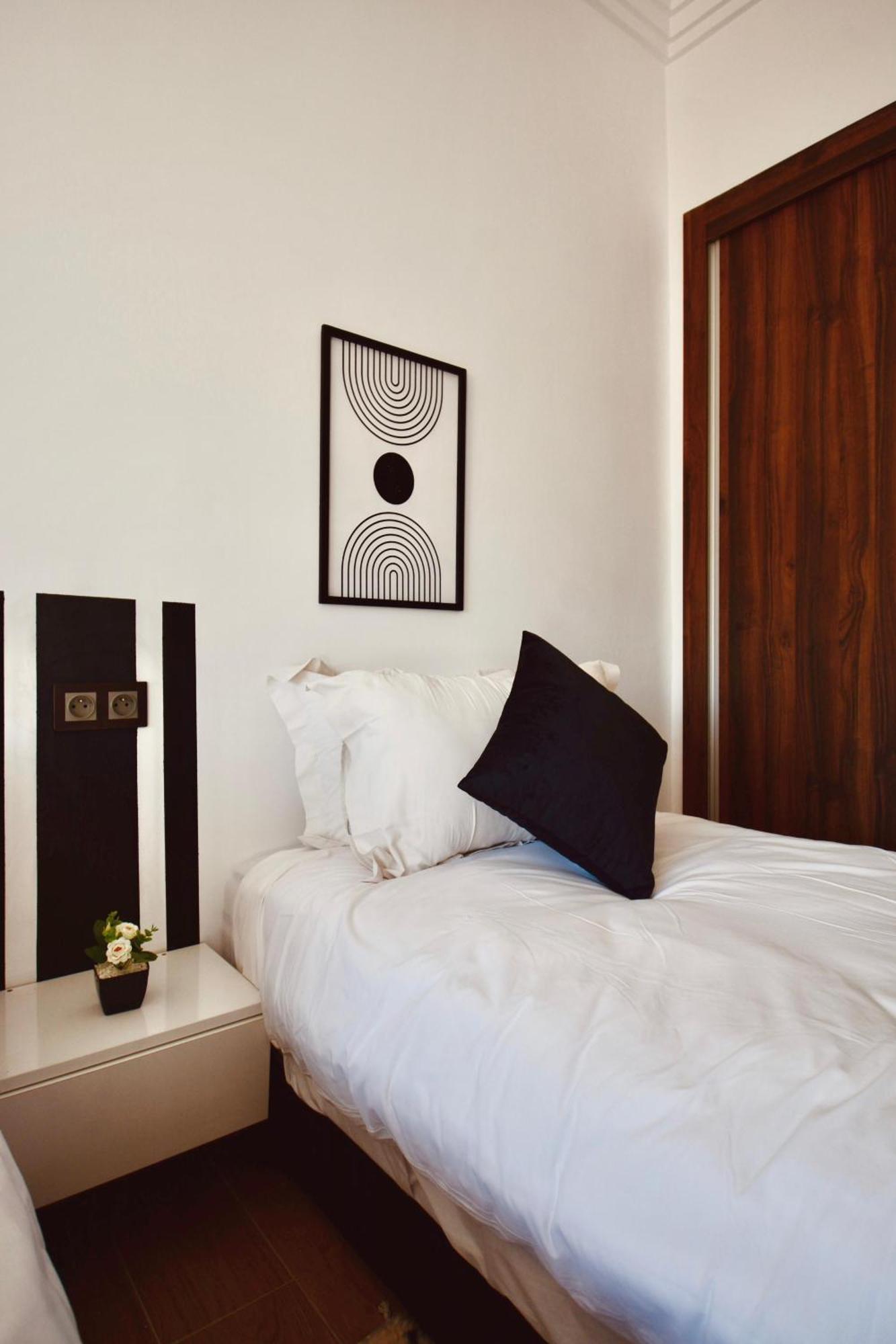 New Duplex- M Avenue , Swimming Pool , Fibre Optique Wifi , Parking , Gueliz Centre Appartement *